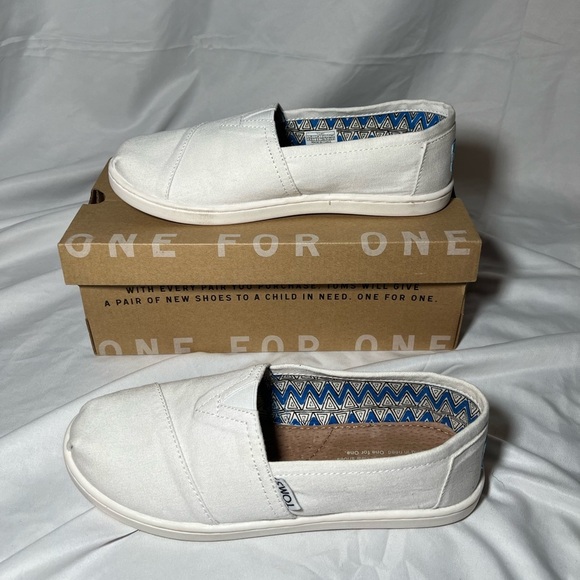 Toms Other - Tom’s classic white Canvas | 4.5 NIB